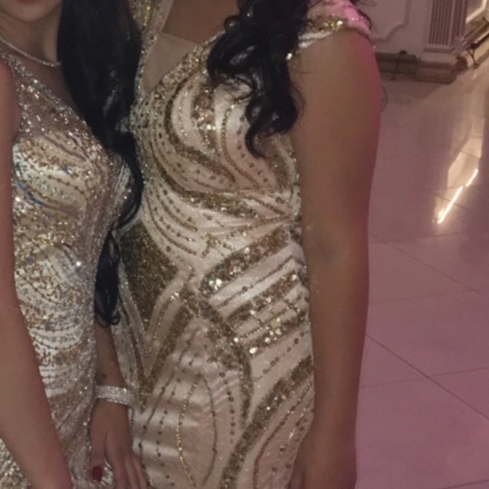 Dress - Picture 2 of 3